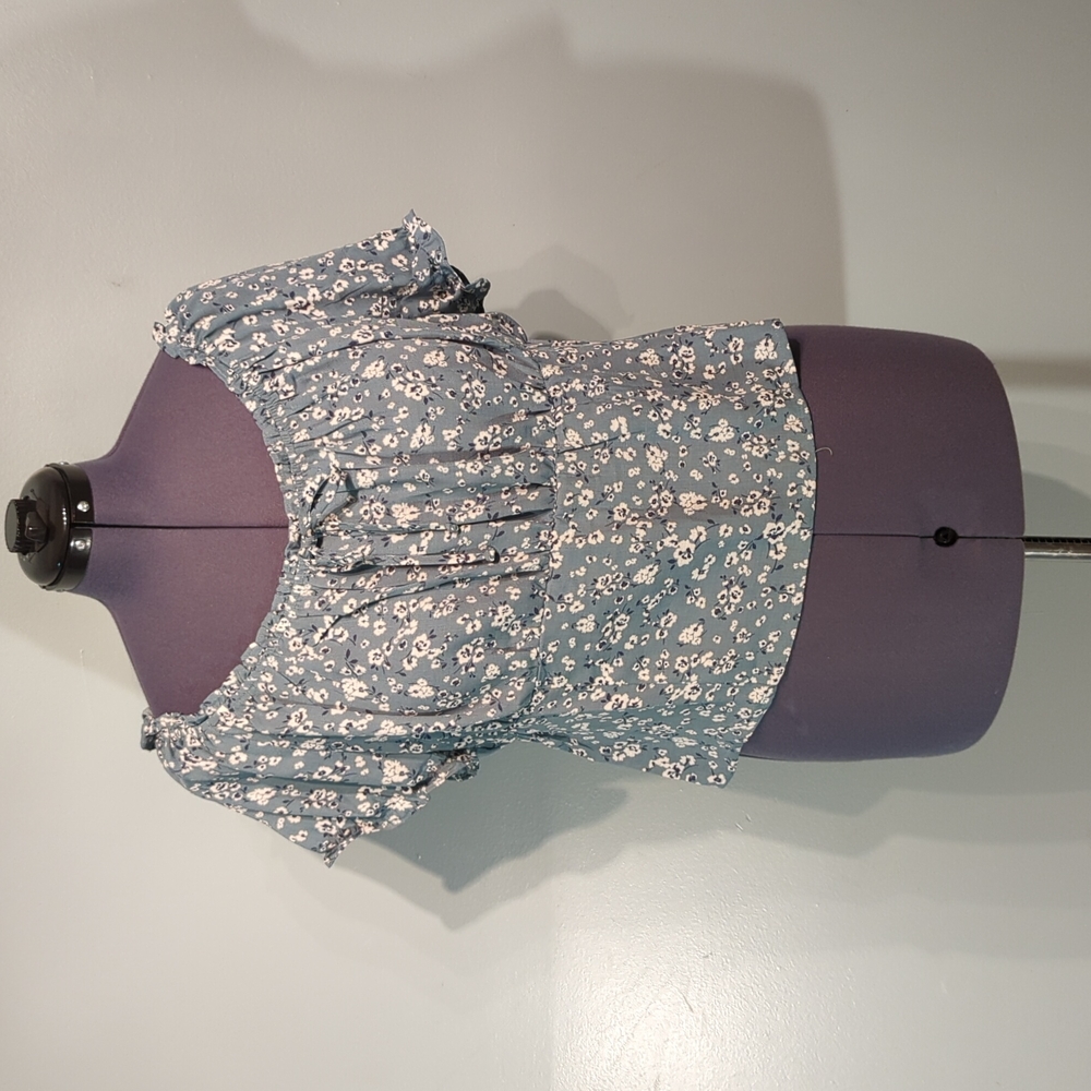 The General Good Erin off the shoulder crop top size XL